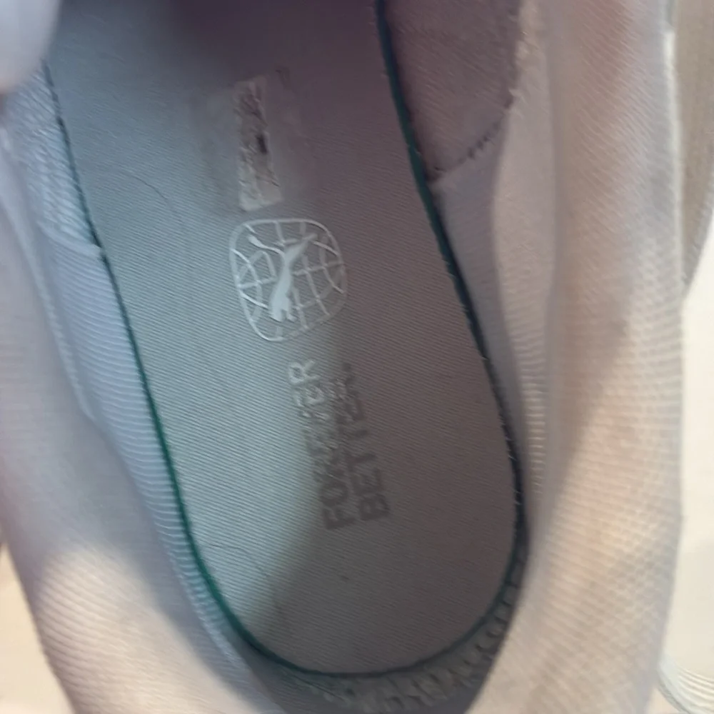 Puma - Karmen Rebelle women’s sneakers.  Platform sole. Size 9.  White